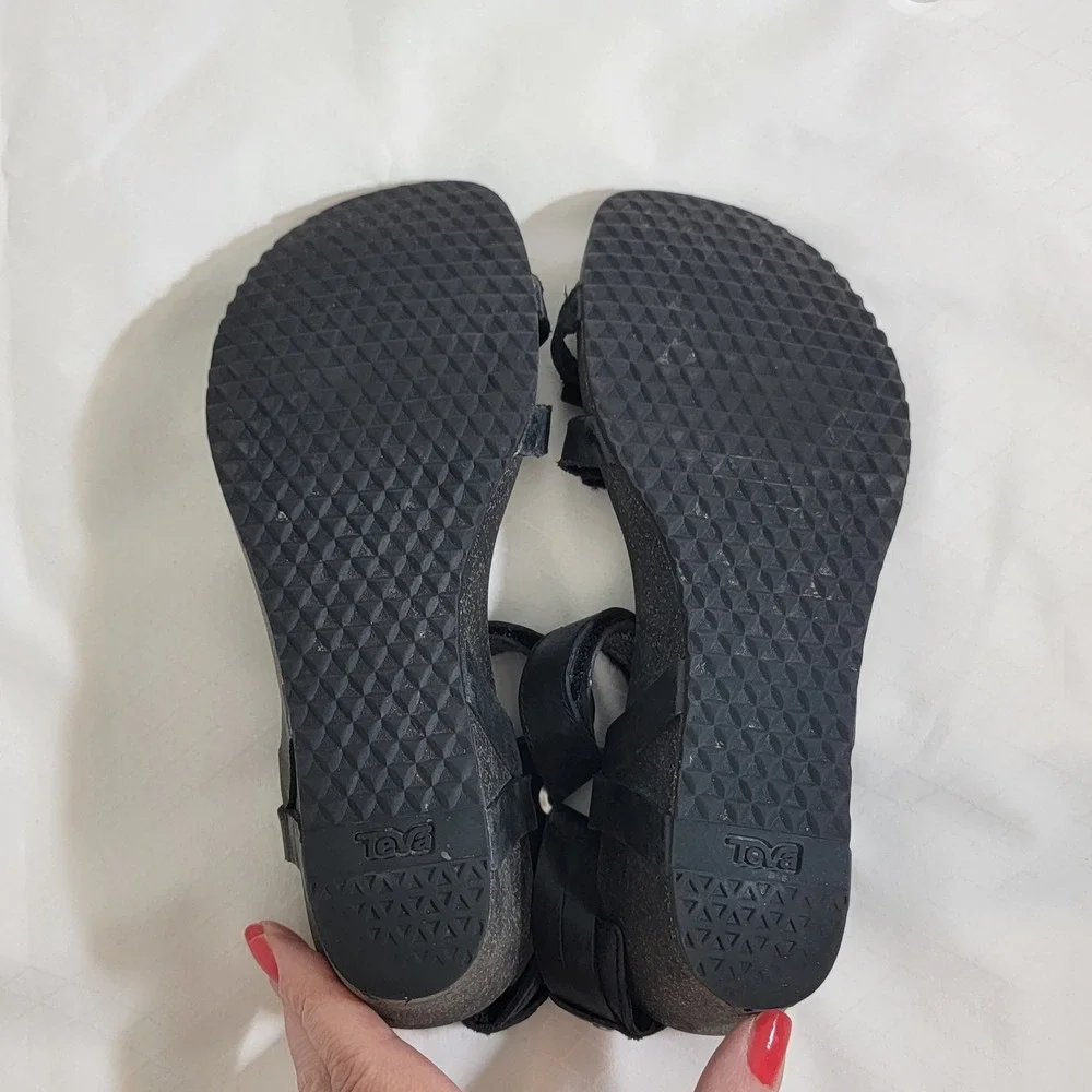 Teva Ysidro Universal Wedge Black Leather Strappy Sandals 1015119 7.5
